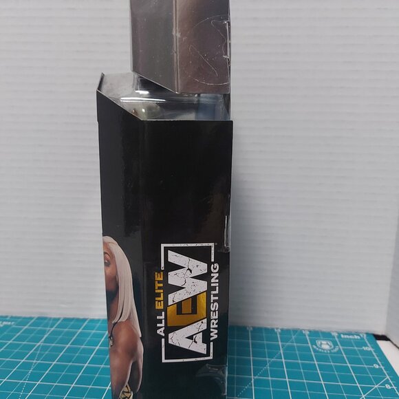 AEW Unrivaled Collection Series 4 Jade Cargill #28 Wrestling Action Figure - Picture 2 of 6